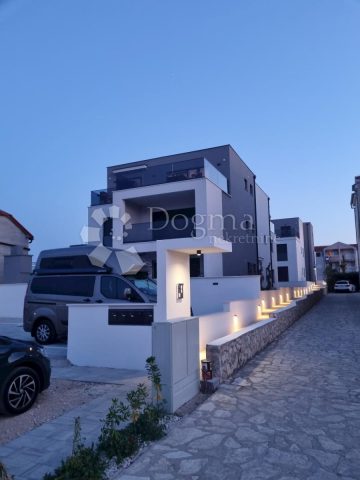 Apartmán na predaj 154 m² – Murter