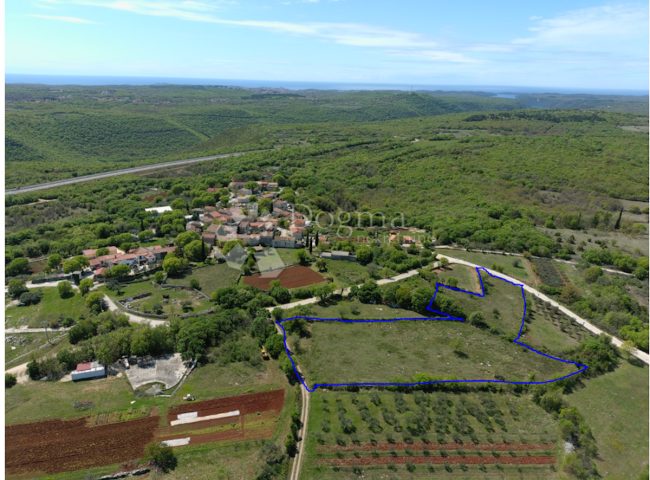 Zemljište na prodaju 8599 m² – Mrgani