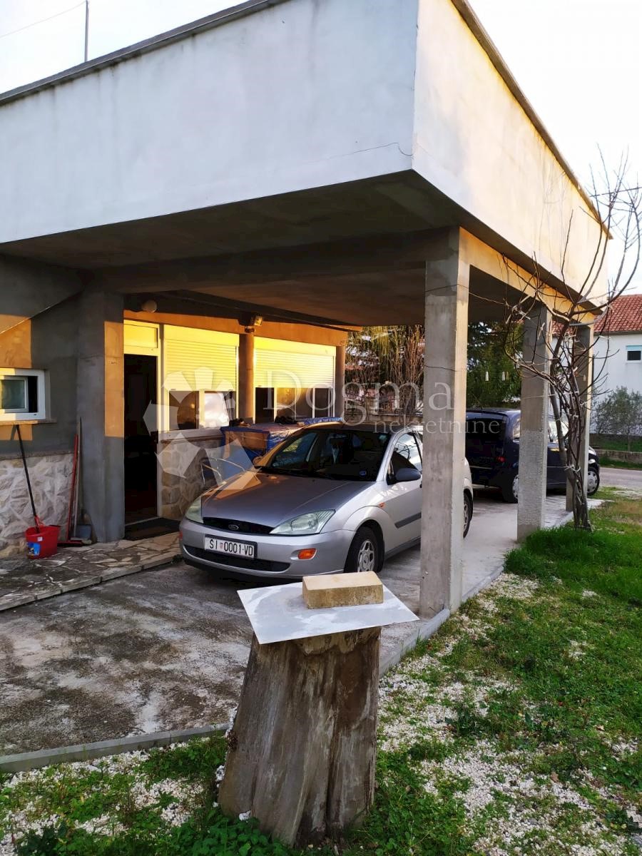 Hiša Naprodaj - ZADARSKA Poličnik