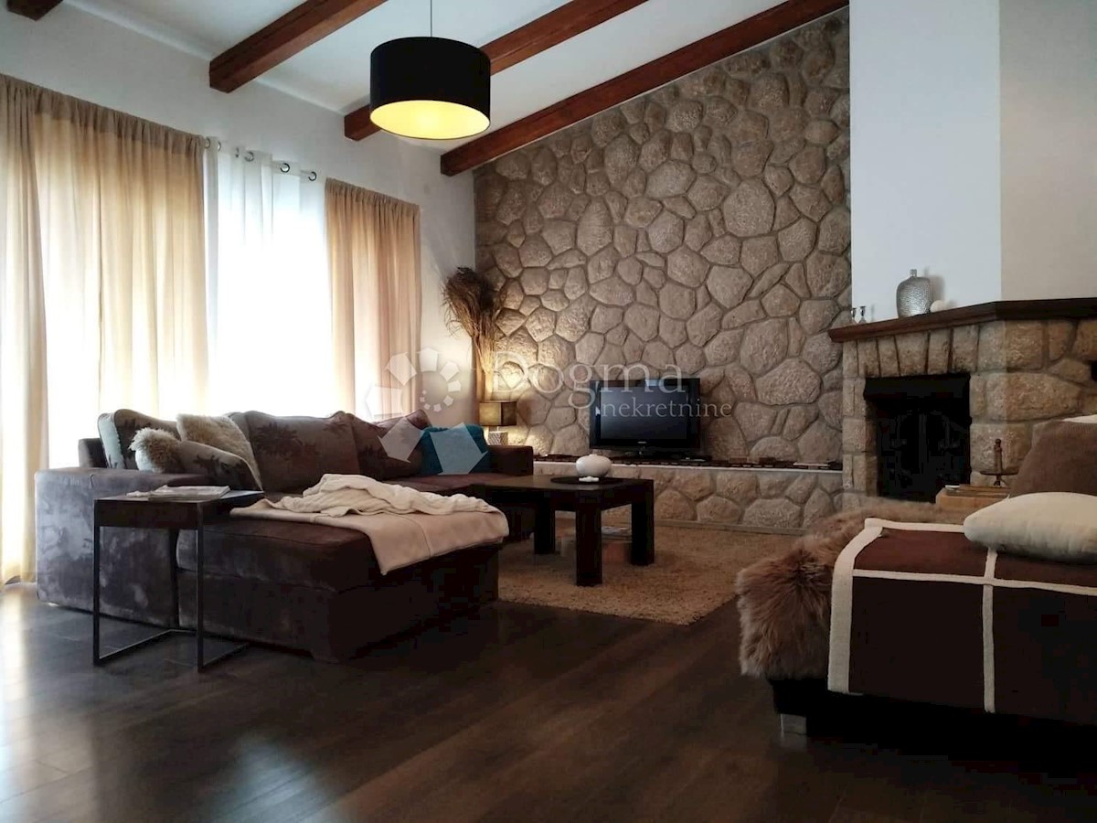 Hiša Na predaj - PRIMORSKO-GORANSKA CRIKVENICA