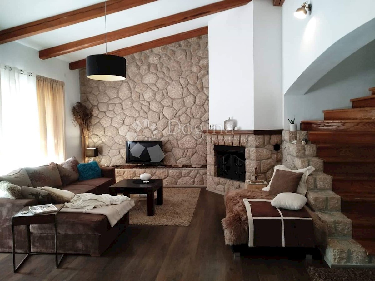 Hiša Na predaj - PRIMORSKO-GORANSKA CRIKVENICA