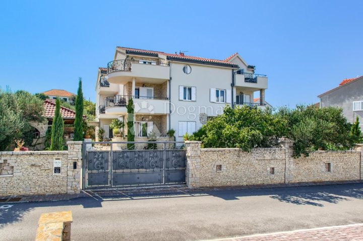 Dom na predaj 590 m² – Murter