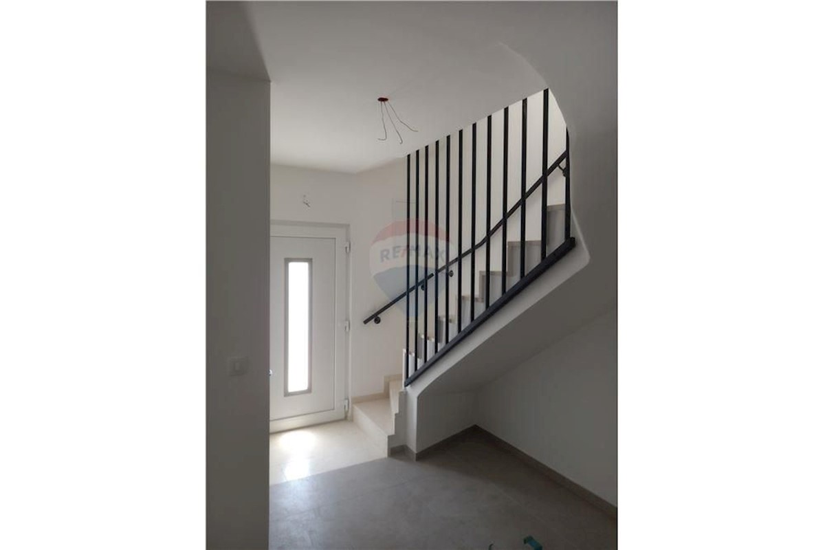 Flat For sale - LIČKO-SENJSKA NOVALJA