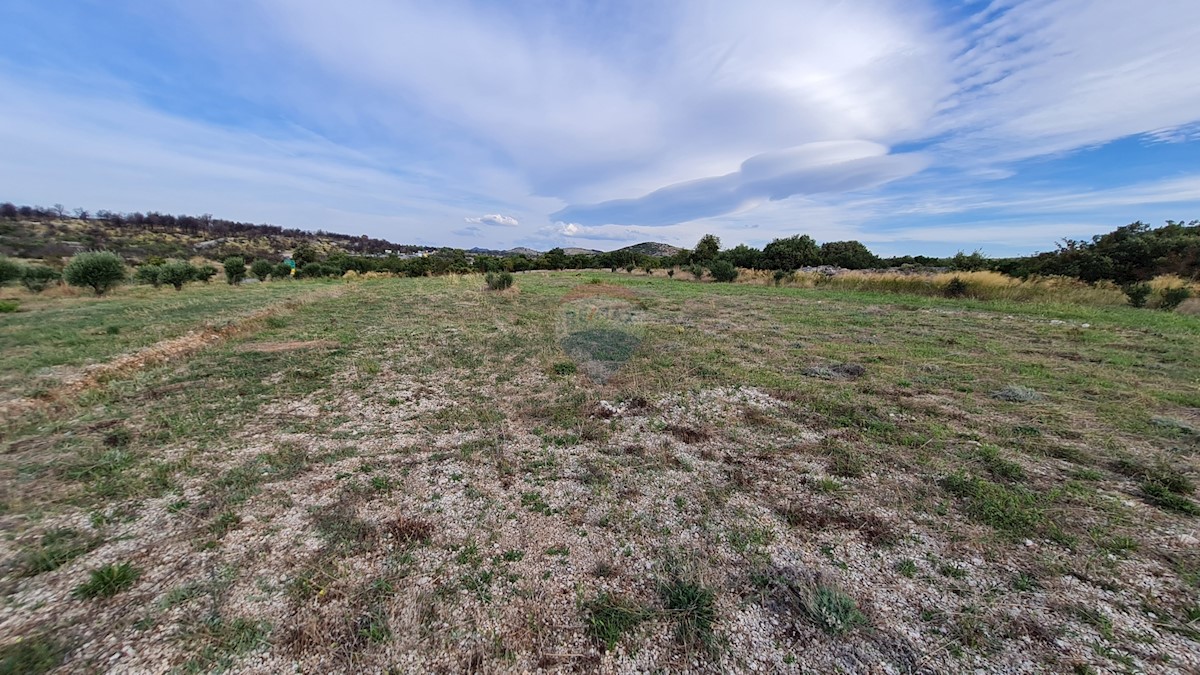 Land For sale - ŠIBENSKO-KNINSKA ŠIBENIK