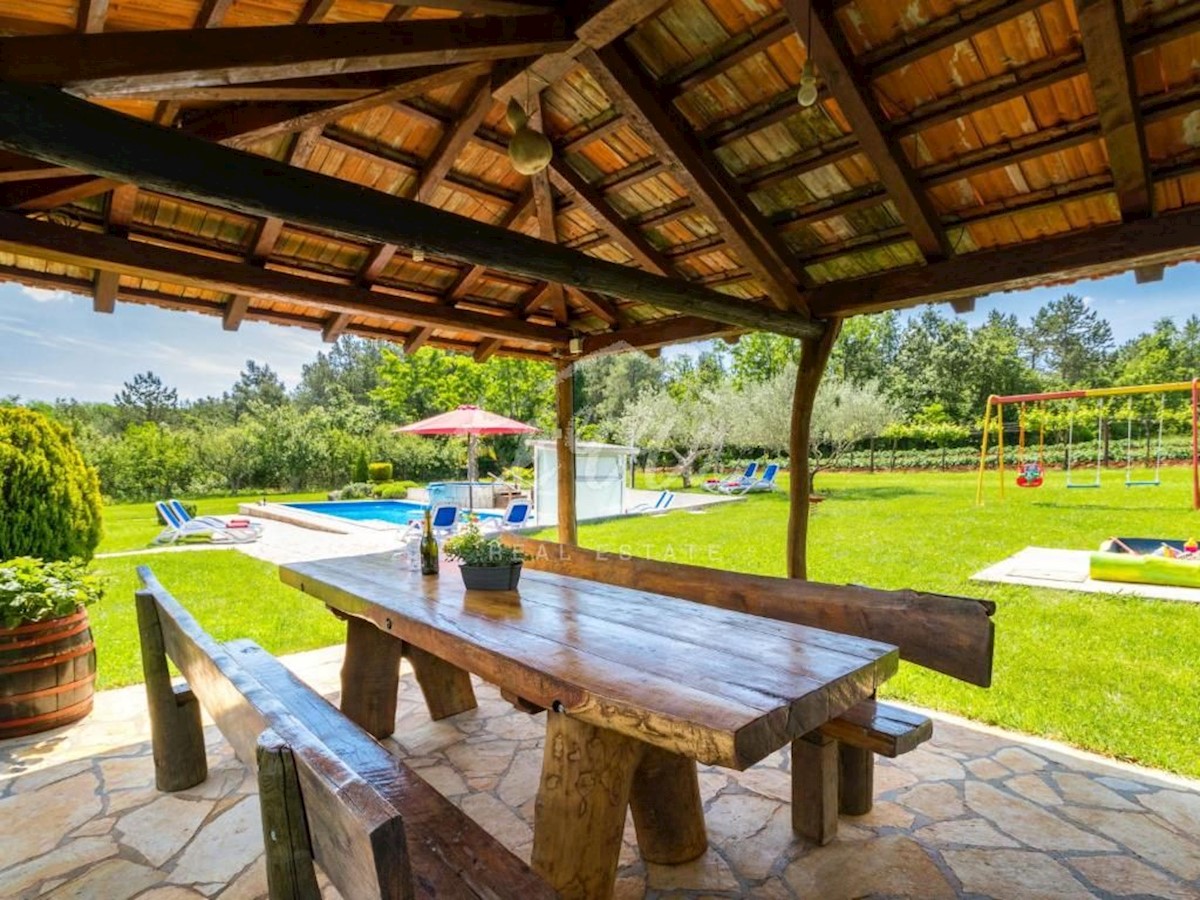 Casa In vendita - ISTARSKA KAROJBA