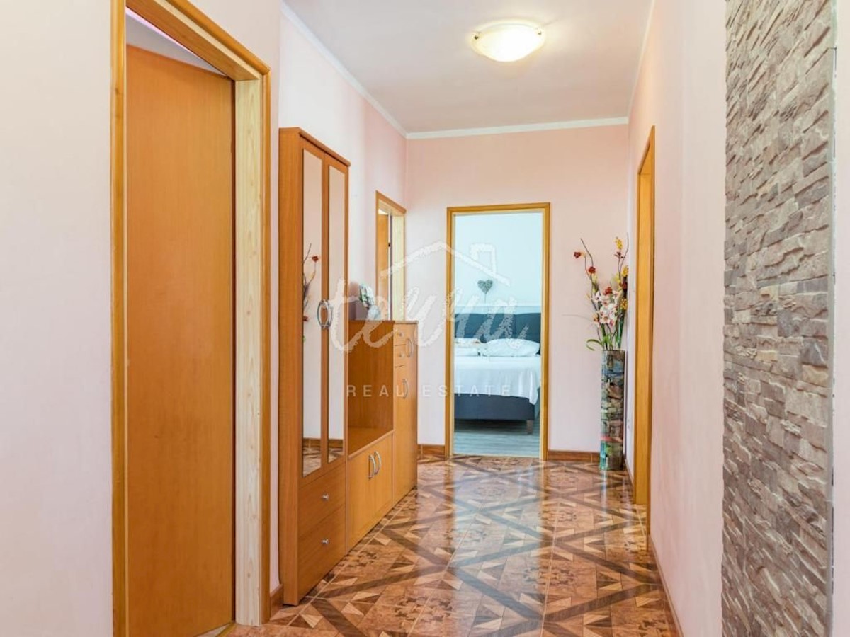 Casa In vendita - ISTARSKA KAROJBA
