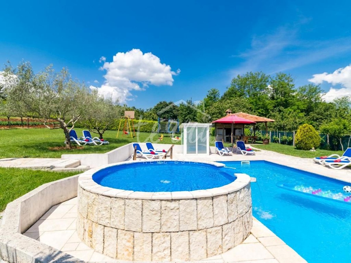 Casa In vendita - ISTARSKA KAROJBA