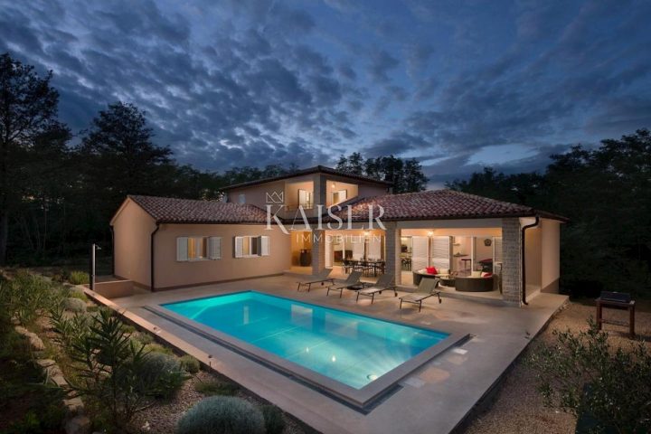 Haus zu verkaufen 278 m² – Nedešćina