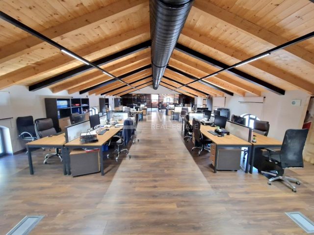 Business premises for sale 3665 m² – Rijeka