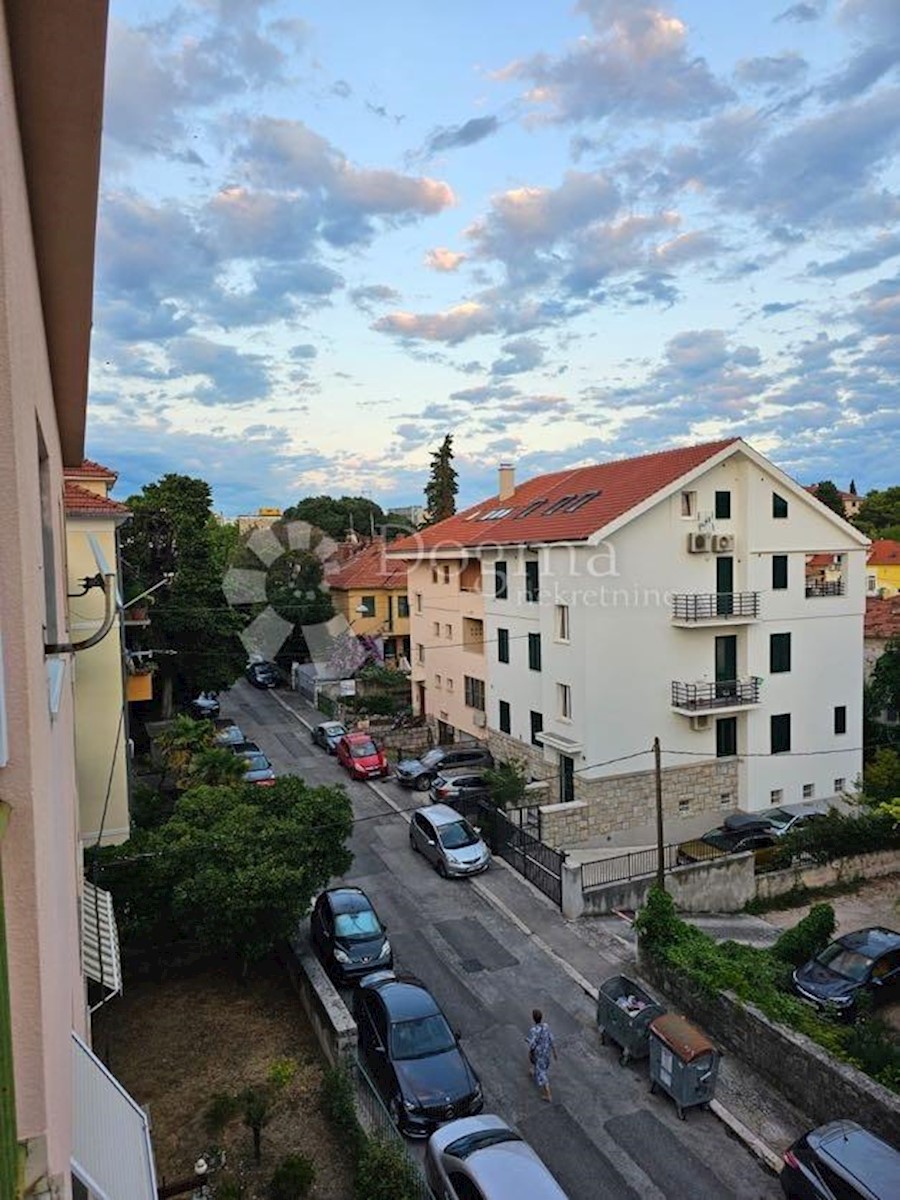 Apartment Zu verkaufen - SPLITSKO-DALMATINSKA SPLIT