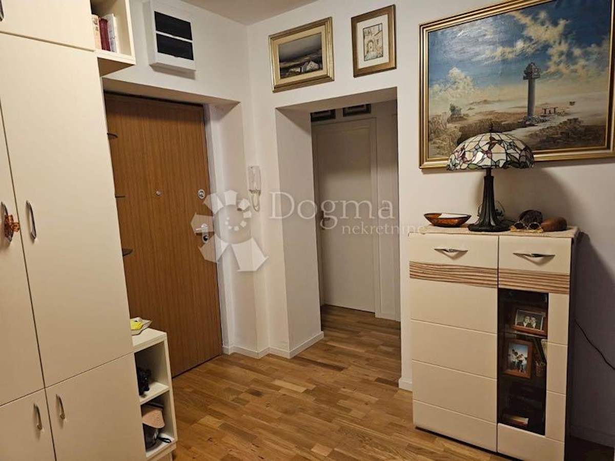 Apartment Zu verkaufen - SPLITSKO-DALMATINSKA SPLIT