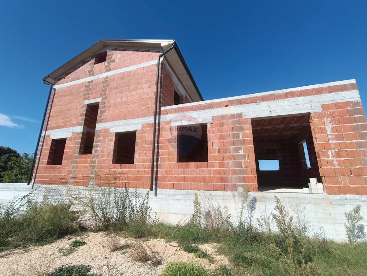 Haus Zu verkaufen - ISTARSKA KANFANAR