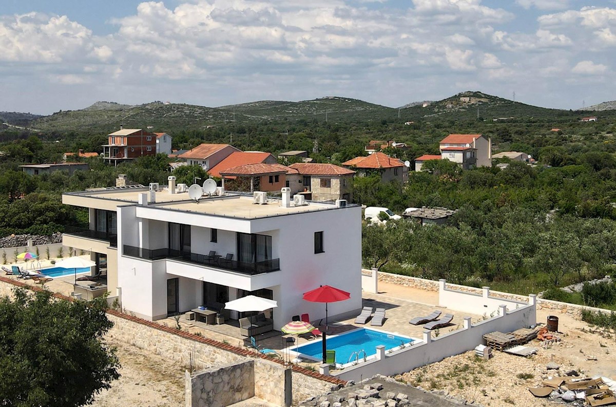 Casa In vendita - ŠIBENSKO-KNINSKA ŠIBENIK