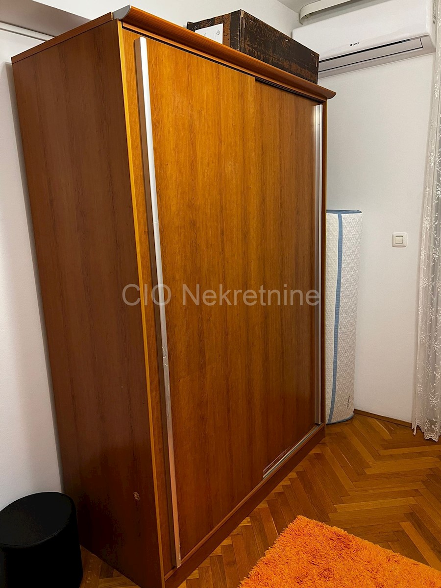 Flat For rent - SPLITSKO-DALMATINSKA SPLIT