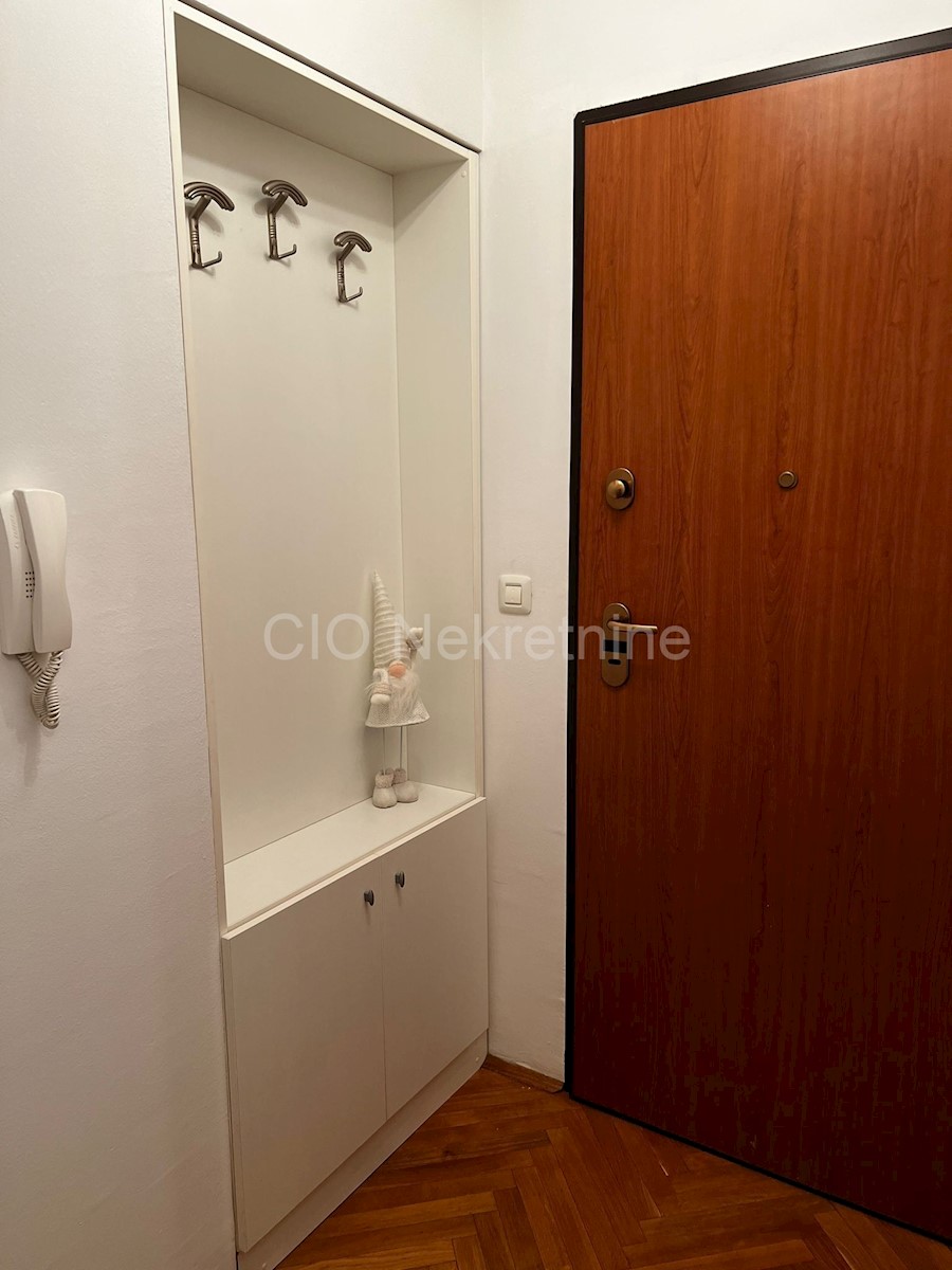 Flat For rent - SPLITSKO-DALMATINSKA SPLIT