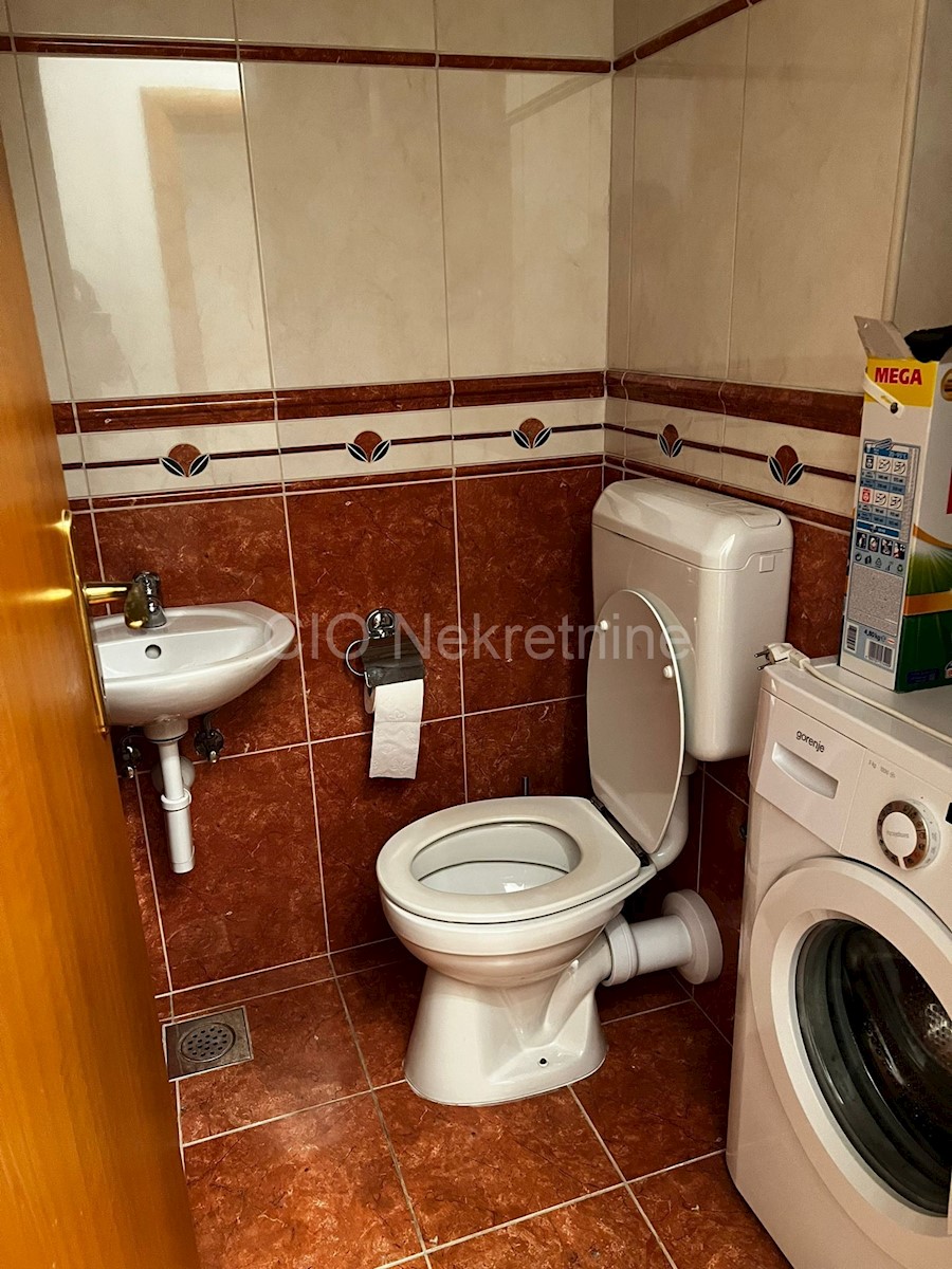 Flat For rent - SPLITSKO-DALMATINSKA SPLIT