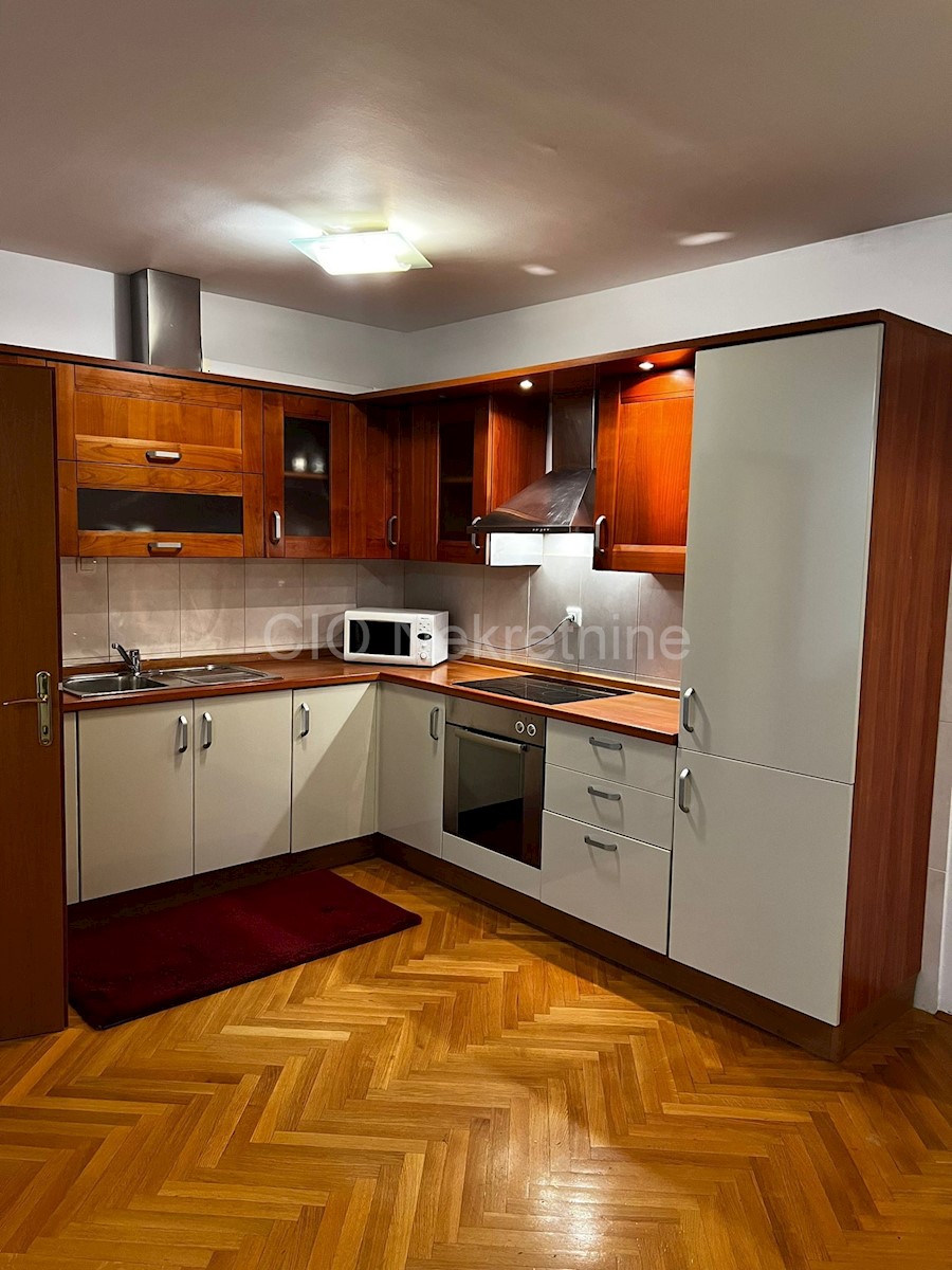 Flat For rent - SPLITSKO-DALMATINSKA SPLIT