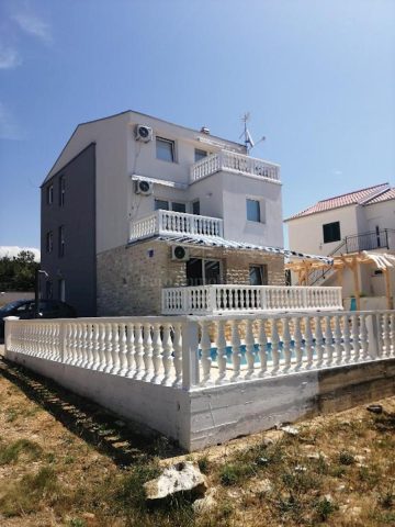 Dom na predaj 254 m² – Maslenica