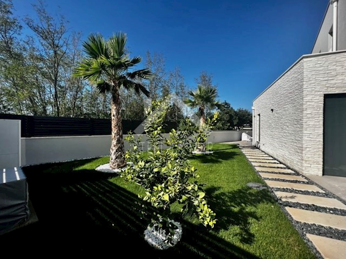 House For sale - ZADARSKA NIN