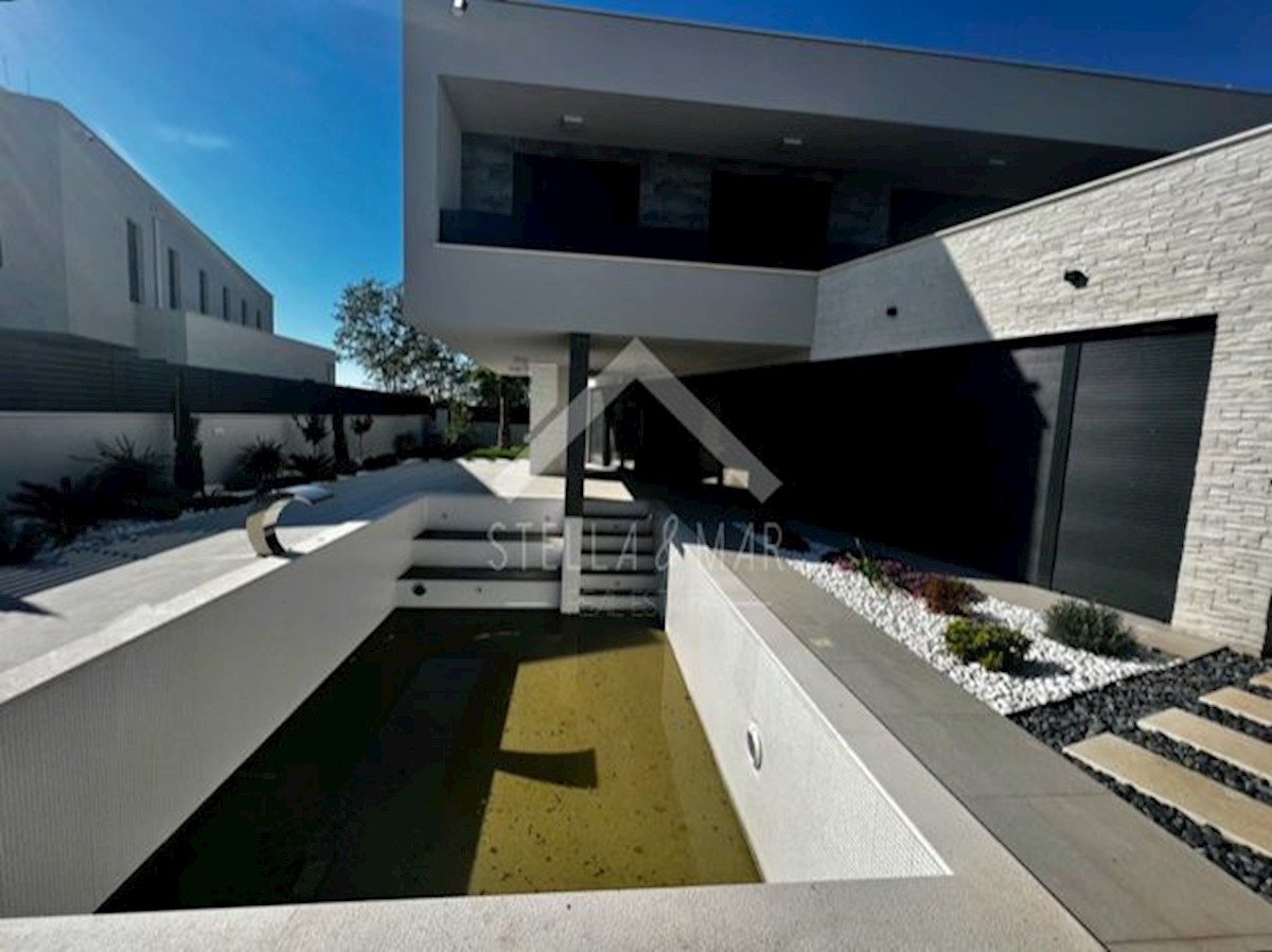 House For sale - ZADARSKA NIN