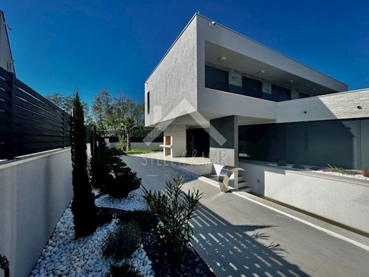 House For sale - ZADARSKA NIN