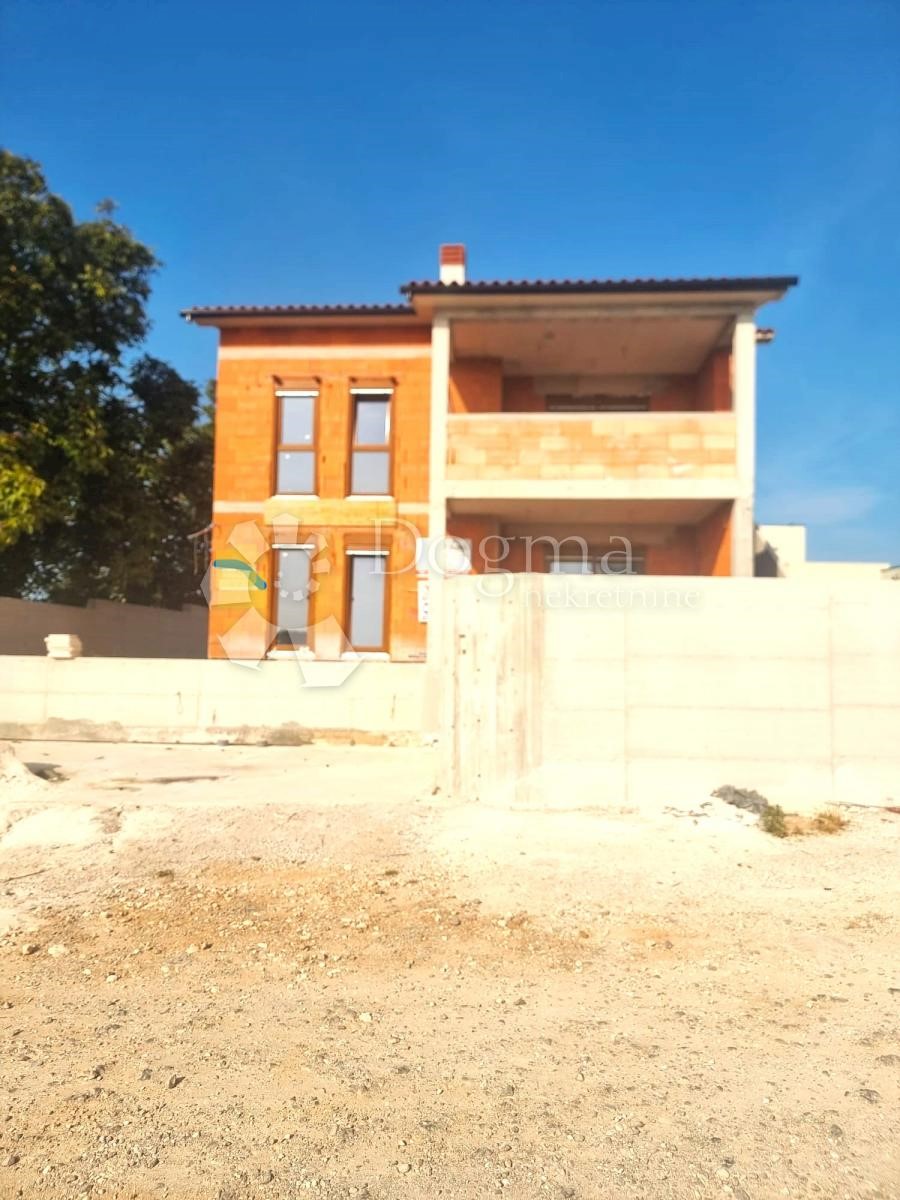 Dom Na predaj PULA