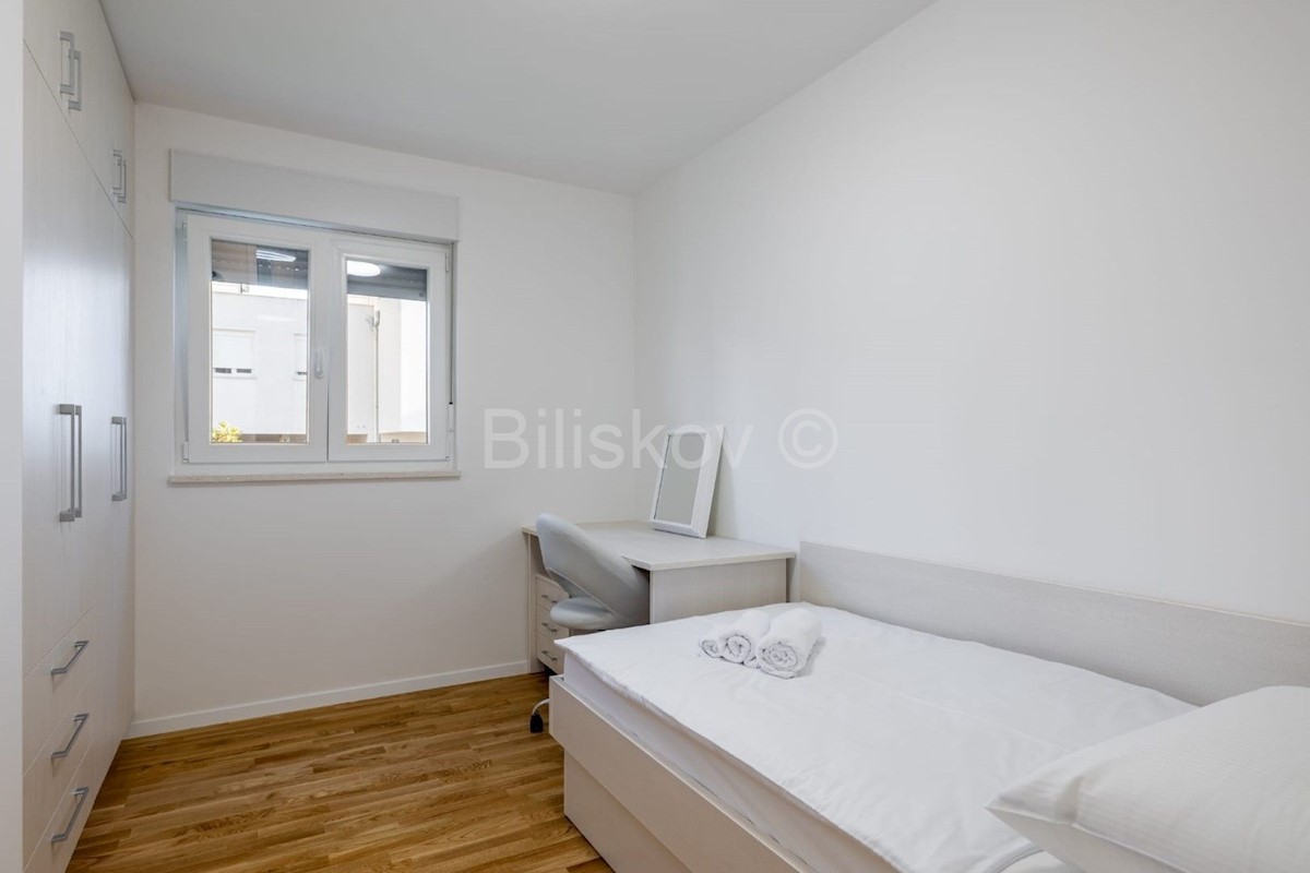 Apartma Za najem - SPLITSKO-DALMATINSKA PODSTRANA