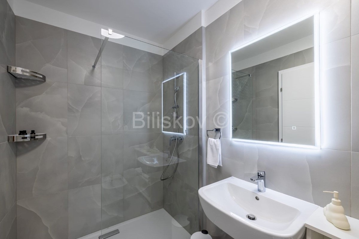 Apartma Za najem - SPLITSKO-DALMATINSKA PODSTRANA